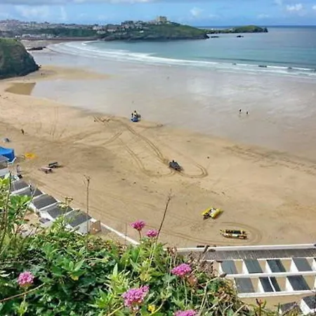 Ferienhaus Newquay Escape, 5 Spacious Ensuite Bedrooms & Parking- Simplycheckin New Quay