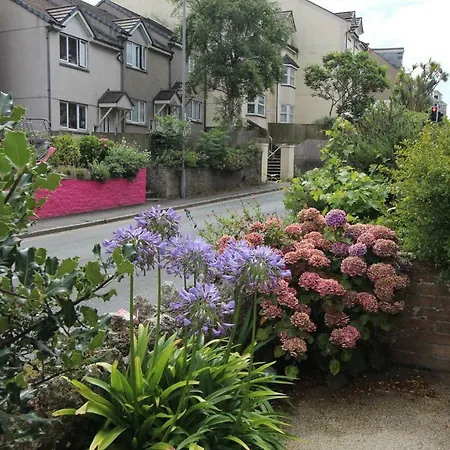 Newquay Escape, 5 Spacious Ensuite Bedrooms & Parking- Simplycheckin New Quay
